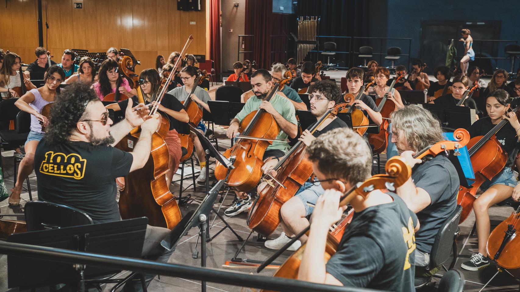 La banda de los 100 Cellos.