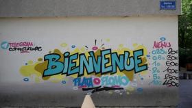 Pintada en un barrio marsellés donde se anuncia el precio de la droga.