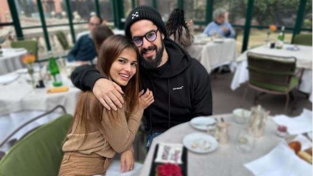 Sara Sálamo con su pareja, Isco.