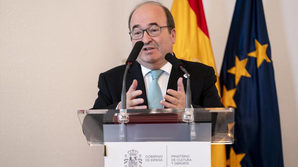 El ministro de Cultura y Deporte, Miquel Iceta, interviene durante el acto de la entrega al cineasta Carlos Saura de la Orden Civil de Alfonso X El Sabio concedida a título póstumo. Foto: A. Pérez Meca / Europa Press