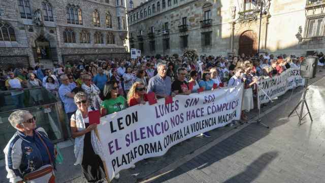 Imagen de la concentración de apoyo a Jenni Hermoso, este lunes en León.