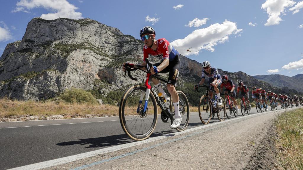 El pelotón durante la tercera etapa de La Vuelta