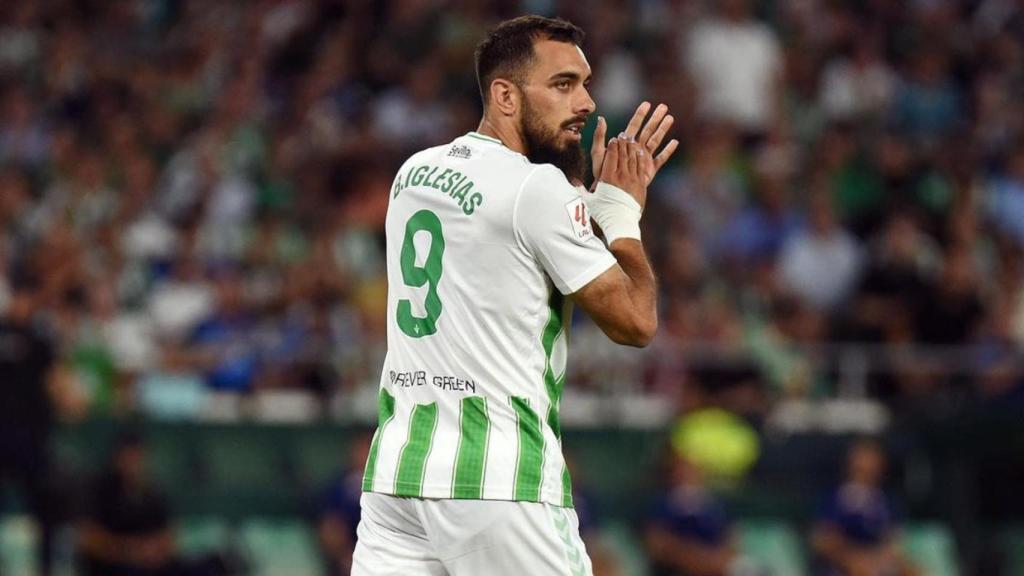 Borja Iglesias durante un partido esta temporada.