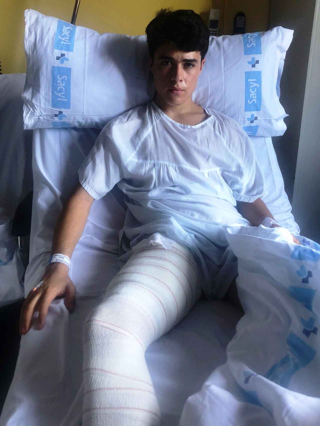 Imagen del novillero Jarocho recuperándose en el hospital de Medina del Campo.