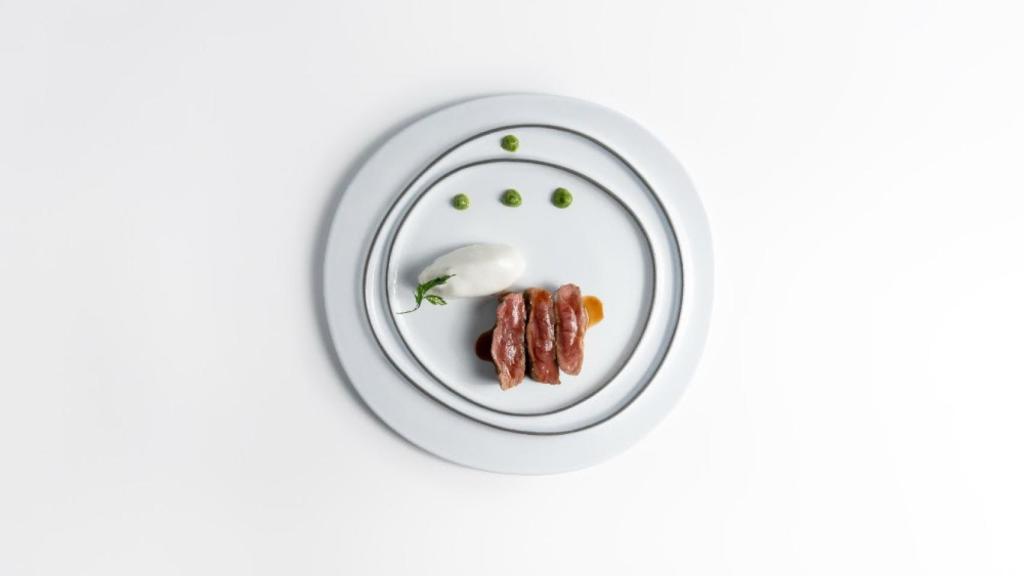 El restaurante 2 estrellas Michelin de Barcelona que homenajea a la Vuelta a España en su menú.