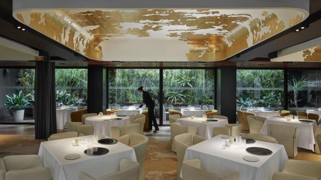 El interior del restaurante 'Moments', en el hotel Mandarin Oriental de Barcelona.