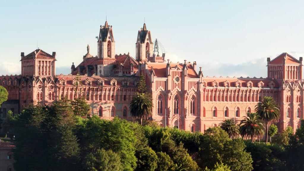 Universidad Pontificia.