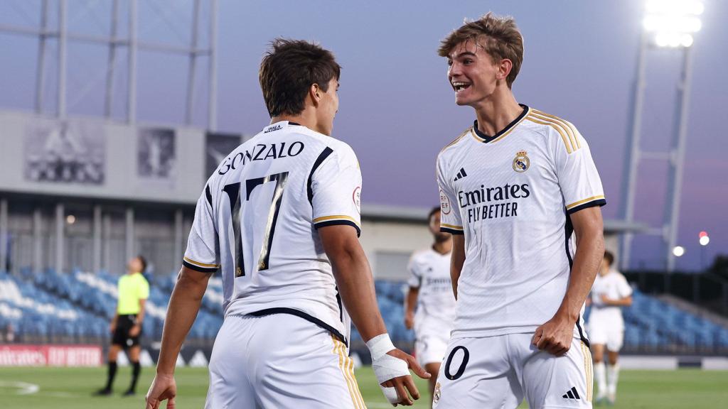 Gonzalo García y Nico Paz, con el Real Madrid Castilla