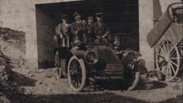 El primer coche matriculado en Albacete. Fotografía de autoría anónima.