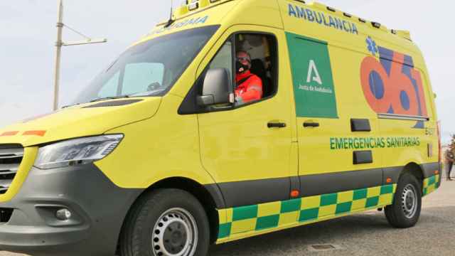 Un vehículo de los servicios del 061 de emergencias sanitarias andaluzas.