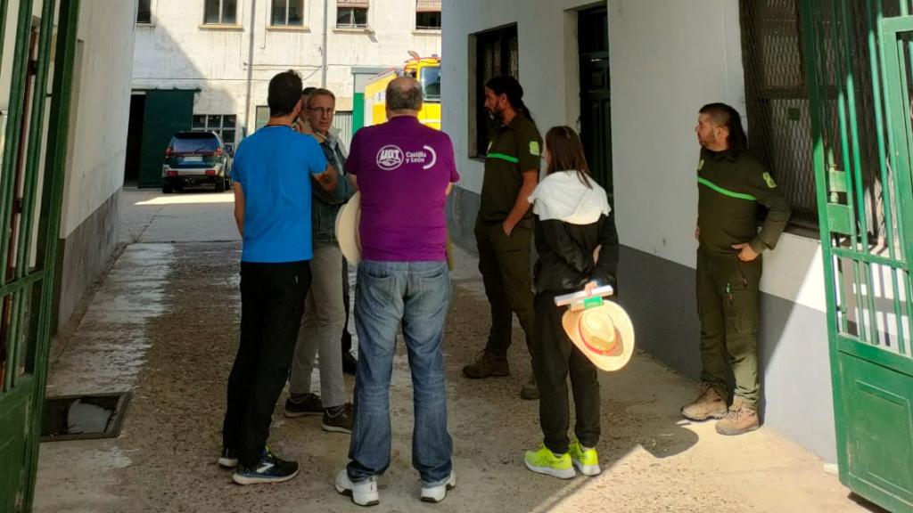 Imagen de la visita de UGT a la torreta contra incendios de Camporredondo, en Palencia, este miércoles.