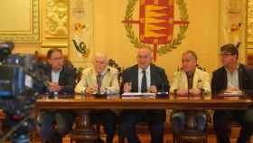 Reunión de trabajo del alcalde de Valladolid con Cruz Roja, Cáritas, Banco de Alimentos y la Red Europea de Lucha contra la Pobreza y la Exclusión Social