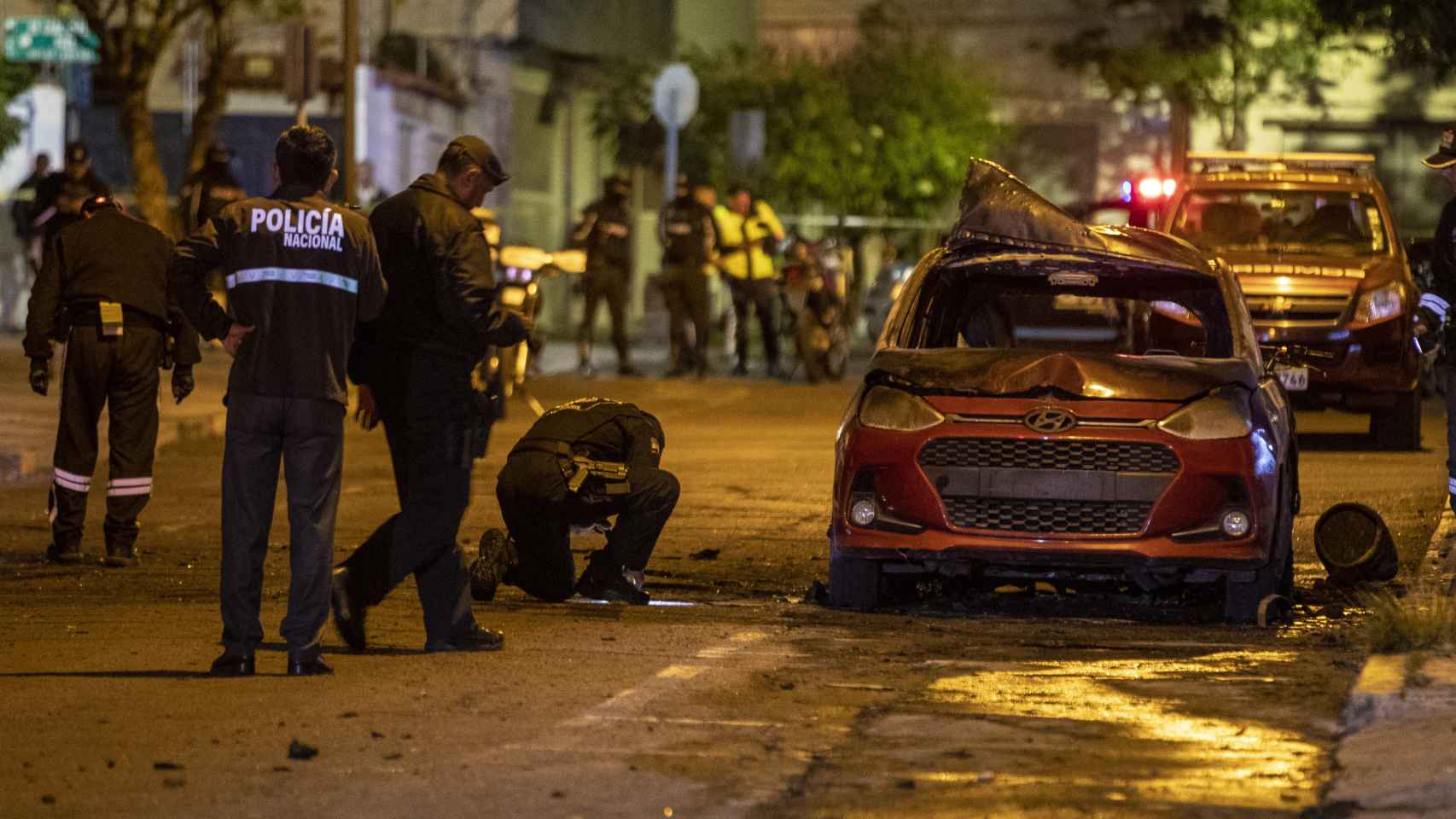 Imágenes del suceso en Quito tras estallar un coche bomba.