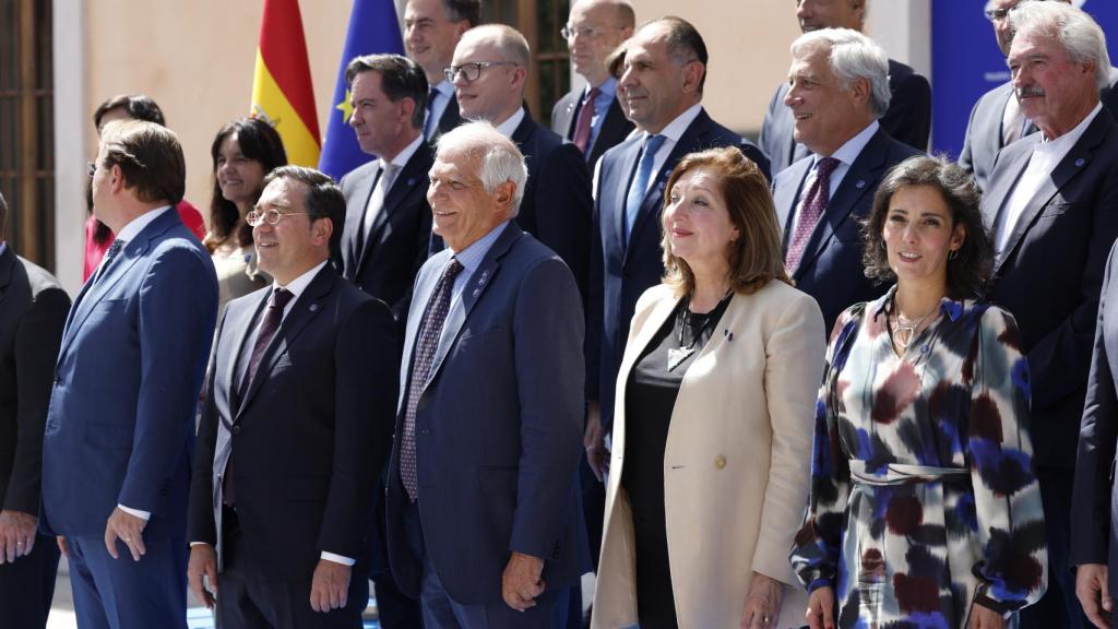 El jefe de la diplomacia europea, Josep Borrell, y el ministro de Exteriores, José Manuel Albares, durante la reunión de este jueves en Toledo