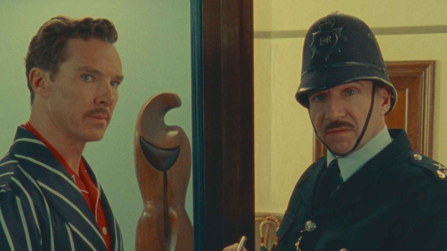 Benedict Cumberbatch y Ralph Fiennes en 'Henry Sugar'