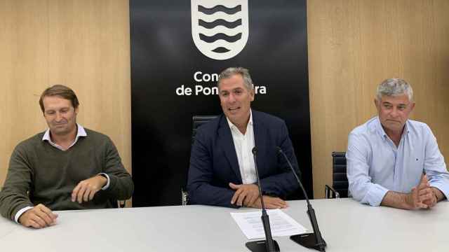 Rafa Domínguez, en el centro, junto a miembros de su equipo.