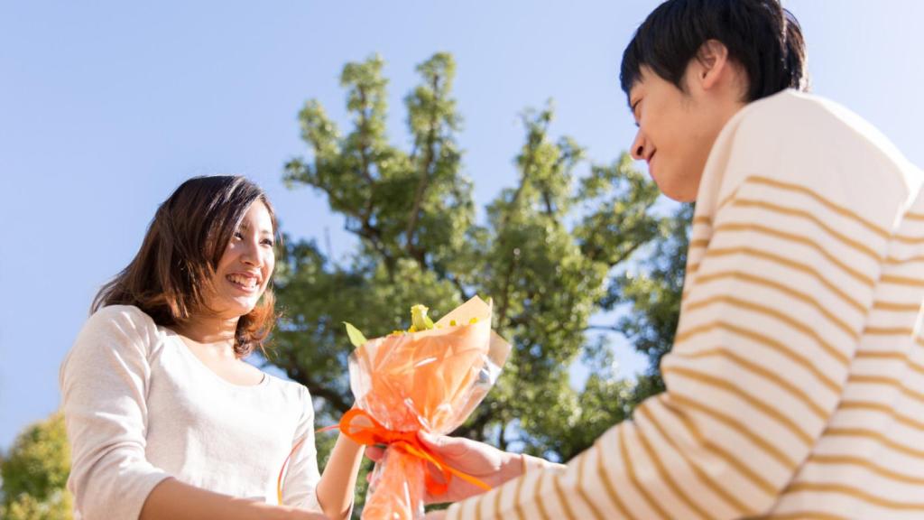 Imagen de archivo de una pareja japonesa de enamorados.