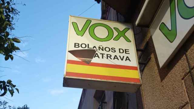 Vox denuncia un ataque vandálico contra su sede en Bolaños de Calatrava (Ciudad Real)