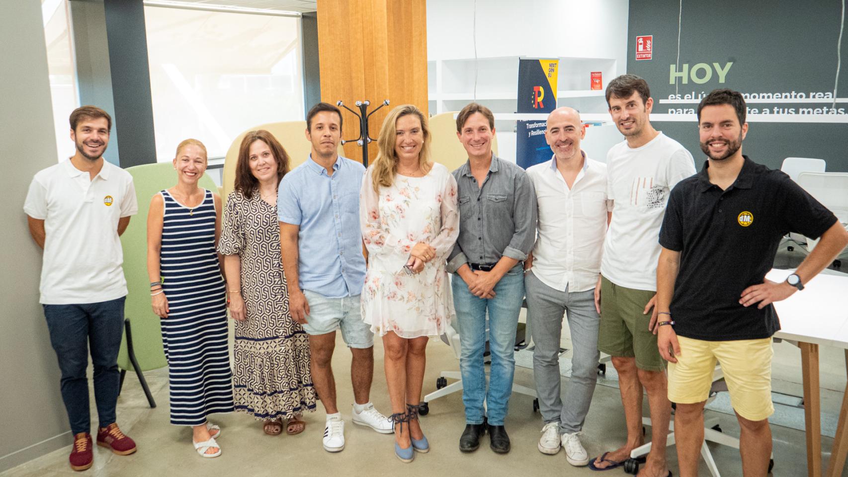 La consejera Belinda León, durante su visita al vivero tecnológico.