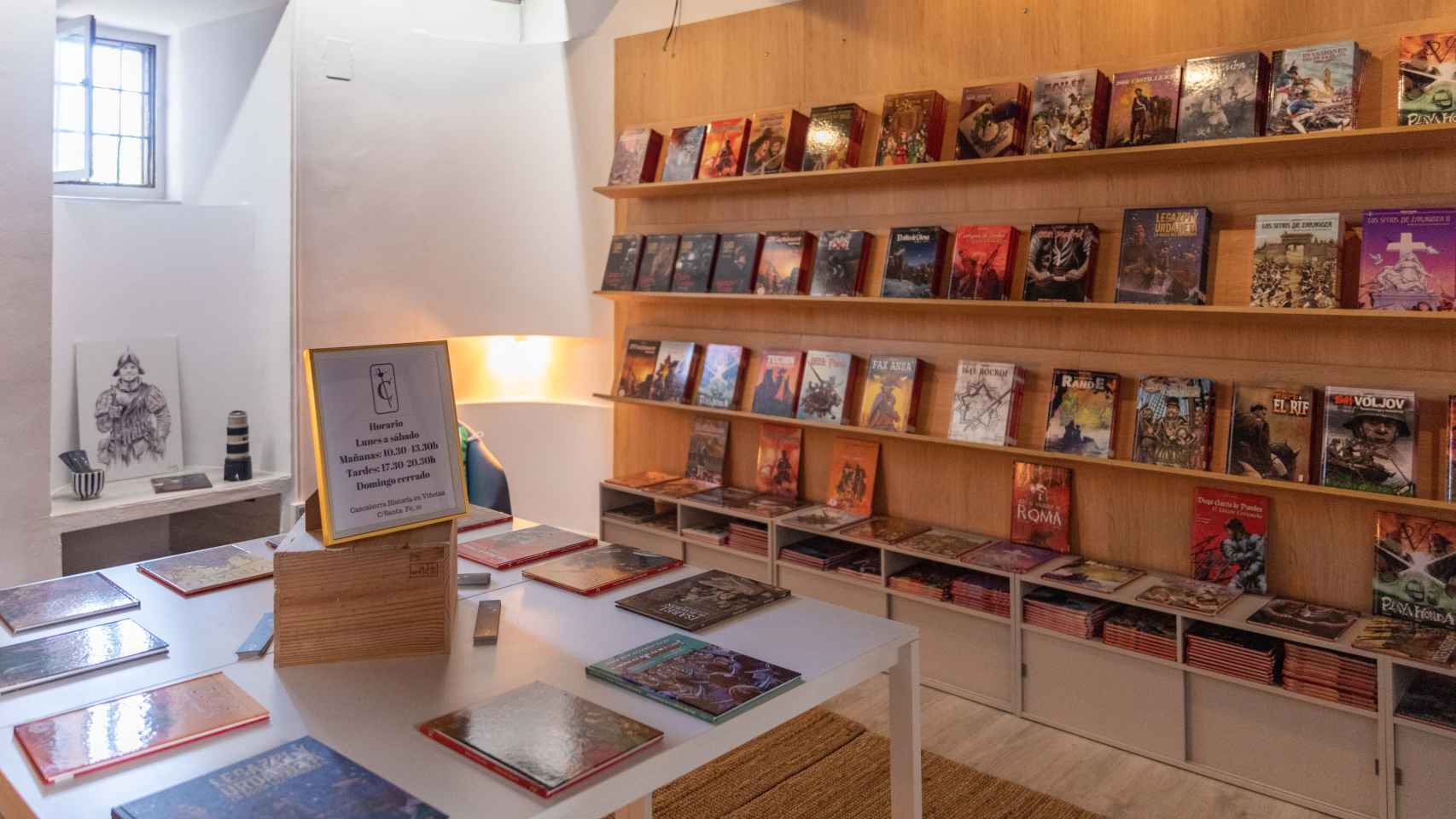 Interior de la librería Cascaborra.