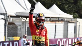 Carlos Sainz celebra su pole en Monza