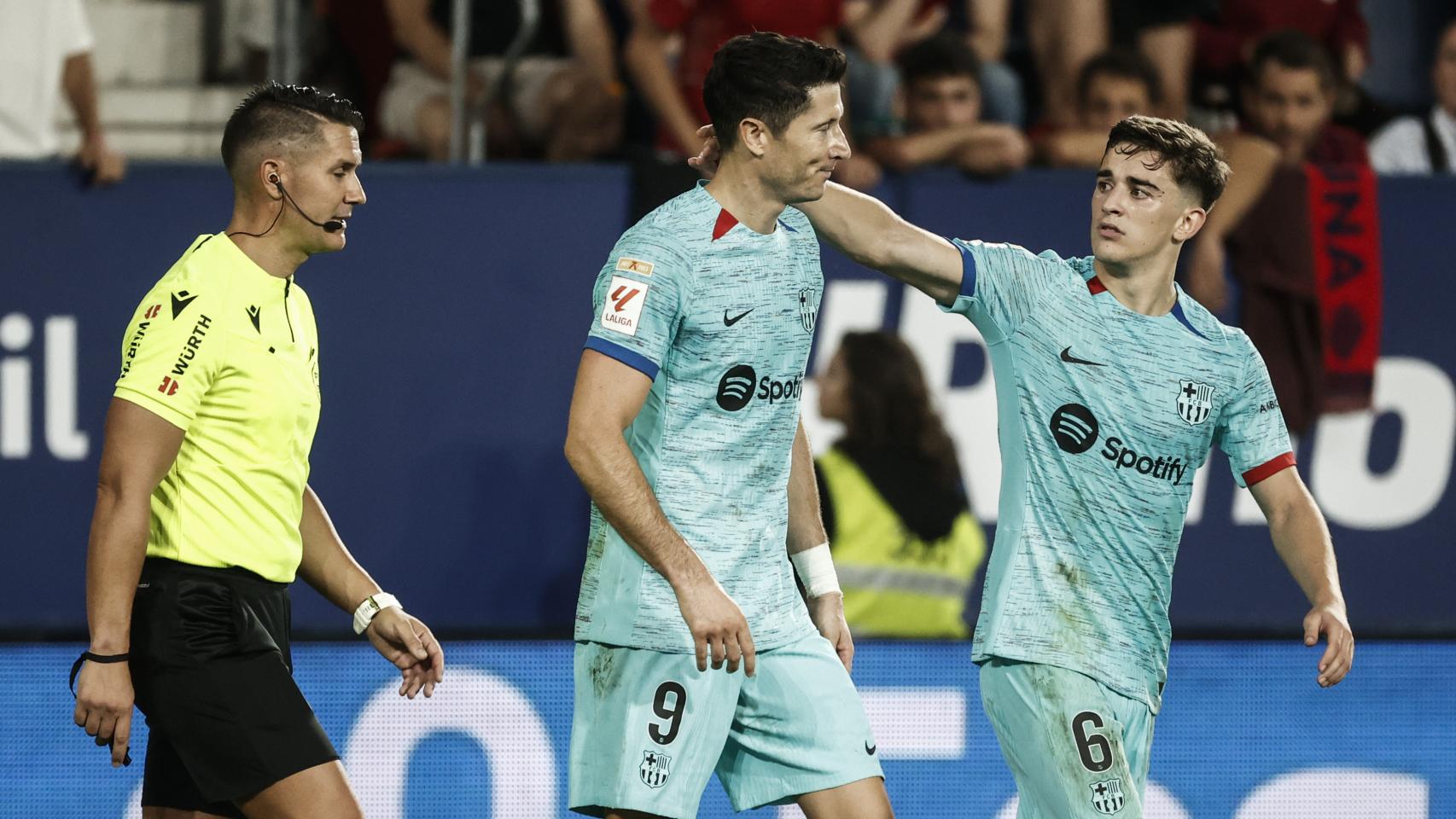 Pedri, autor del gol, durante el encuentro.