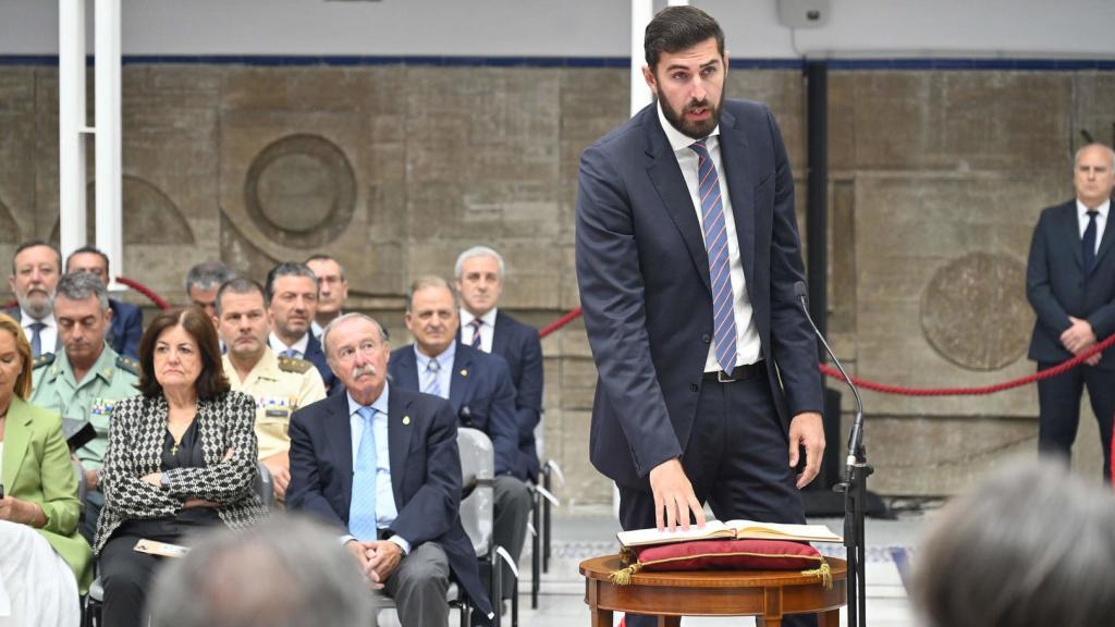 José Ángel Antelo tomando posesión de su cargo en la Asamblea Regional después de las elecciones autonómicas.