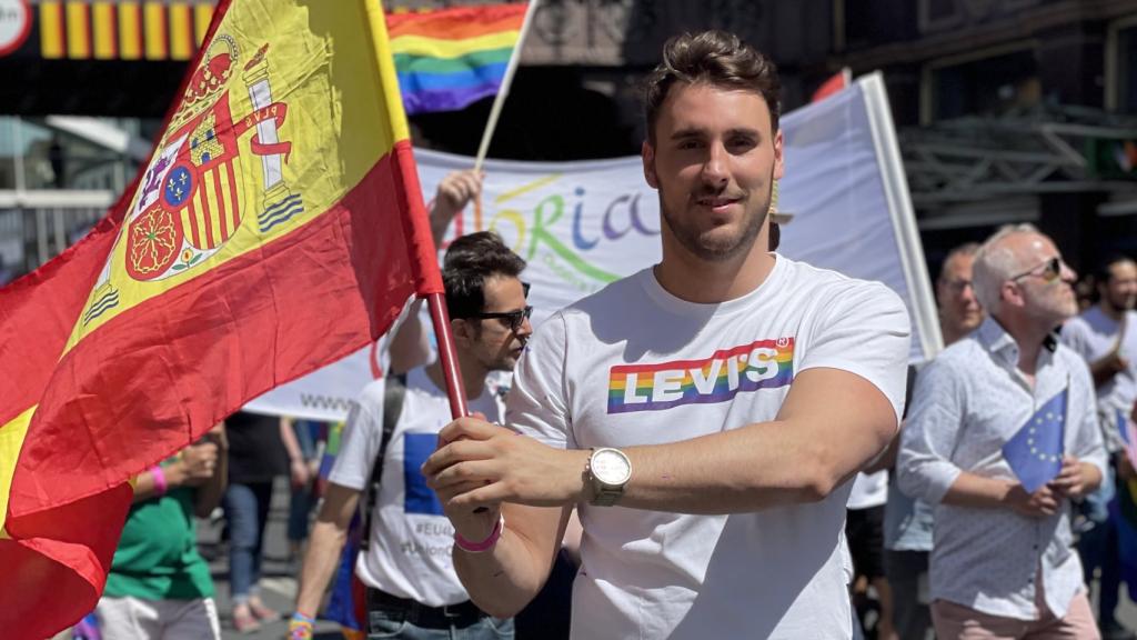 Víctor Gutiérrez, secretario LGTBI del PSOE, en el Orgullo de Dublín, el pasado junio.