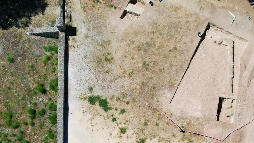 Foto aérea de la muralla descubierta en la provincia de Burgos