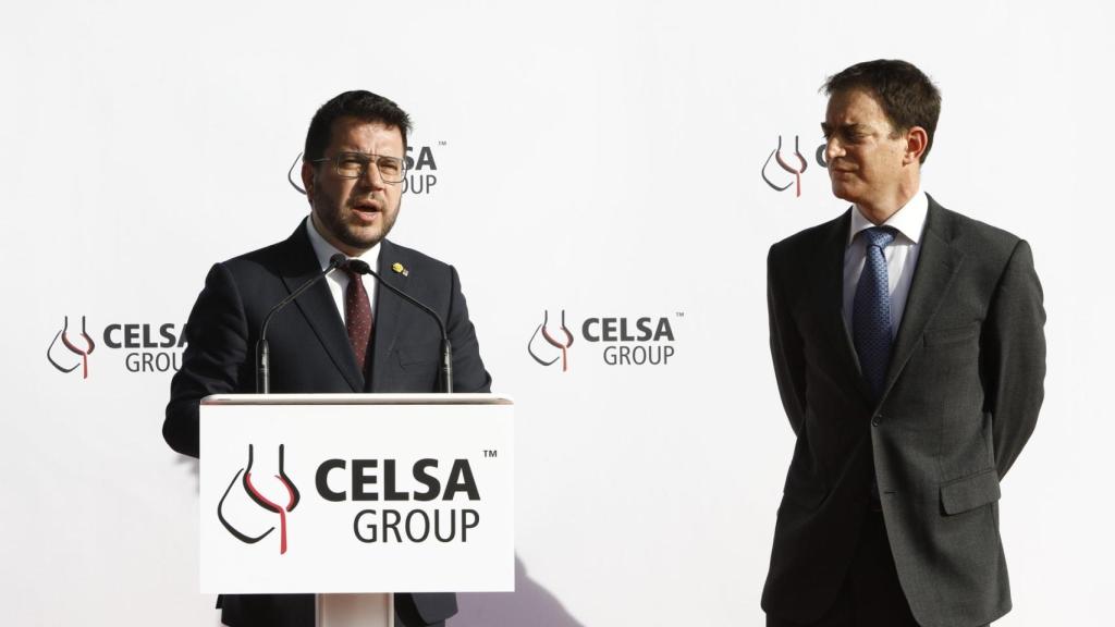 El presidente de la Generalitat, Pere Aragonès, con el presidente de Celsa, Francesc Rubiralta.