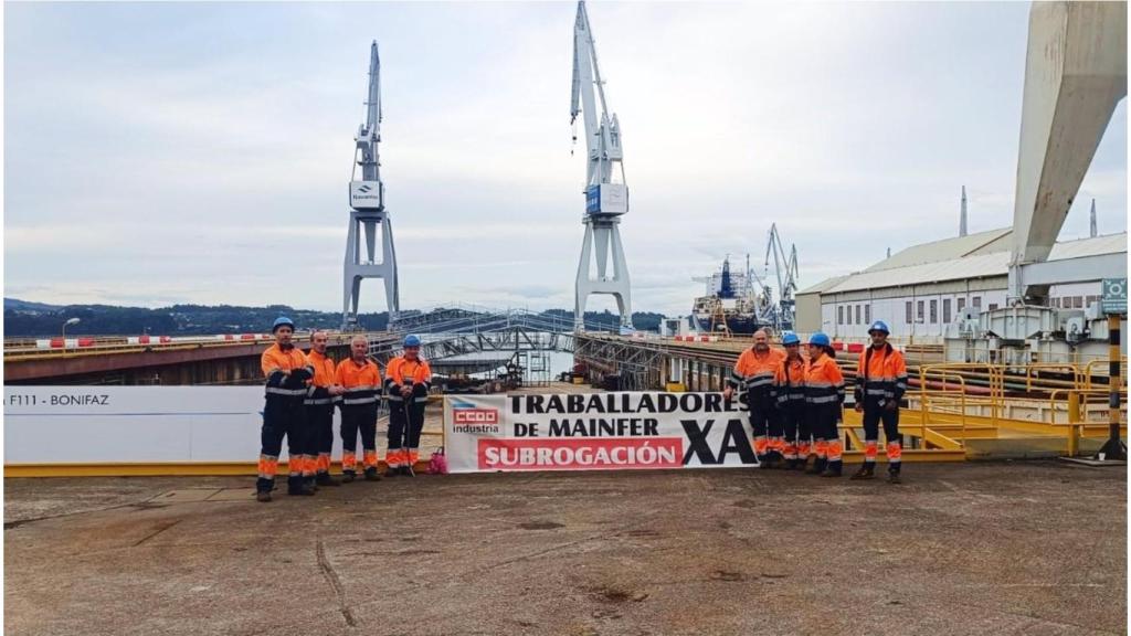 Los trabajadores de la auxiliar Mainfer en su protesta de este lunes