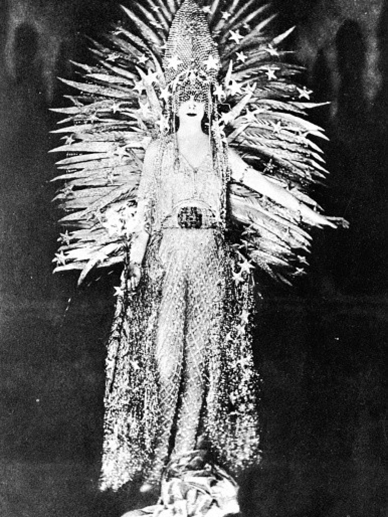 Luisa Casati, con su traje de luces, en 1922.