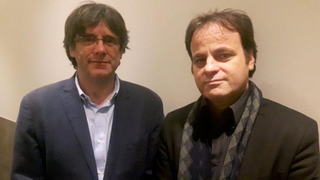 Asens, durante su visita a Puigdemont en Bruselas en noviembre de 2017