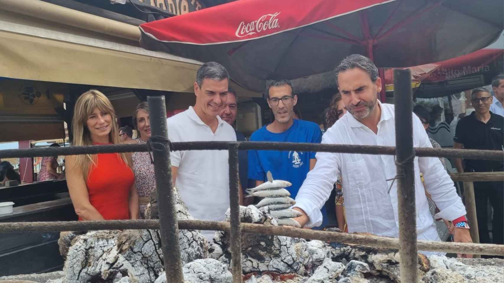 Pedro Sánchez (y su esposa), Dani Pérez, Juan Espadas y María Jesús Montero, el pasado sábado en Málaga.