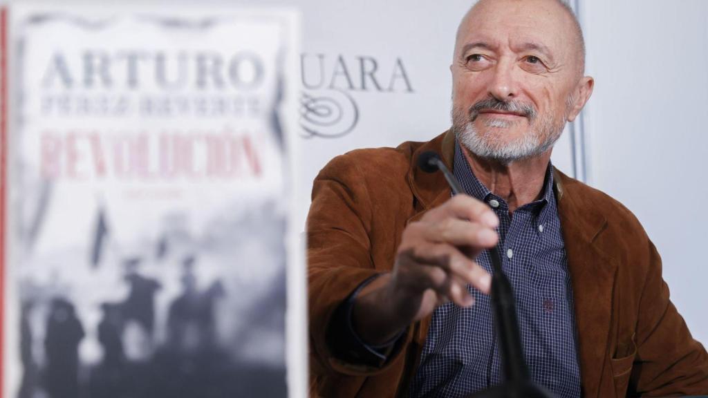 Arturo Pérez Reverte durante una presentación de su anterior libro ‘Revolución’