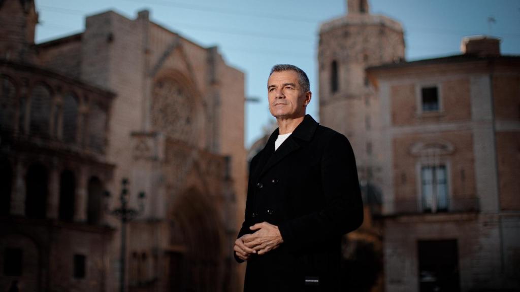 Toni Cantó, en la plaza de la Virgen de Valencia.