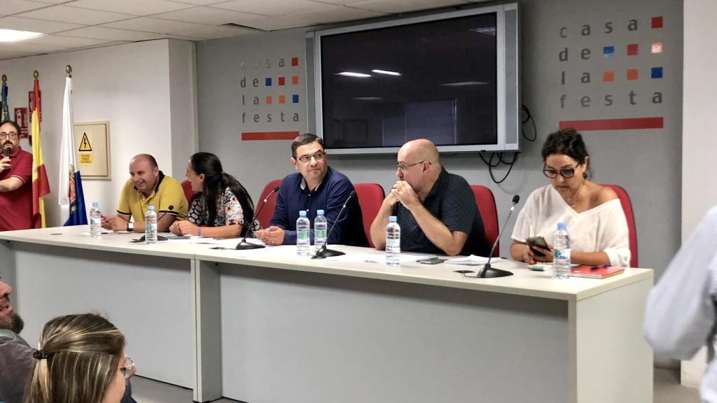 David Olivares, centro, en la asamblea de la Federació celebrada este martes.