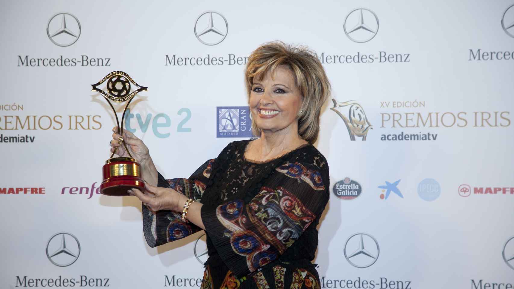 María Teresa Campos, recogiendo el Premio Toda Una Vida de la Academia de la Televisión en 2013.