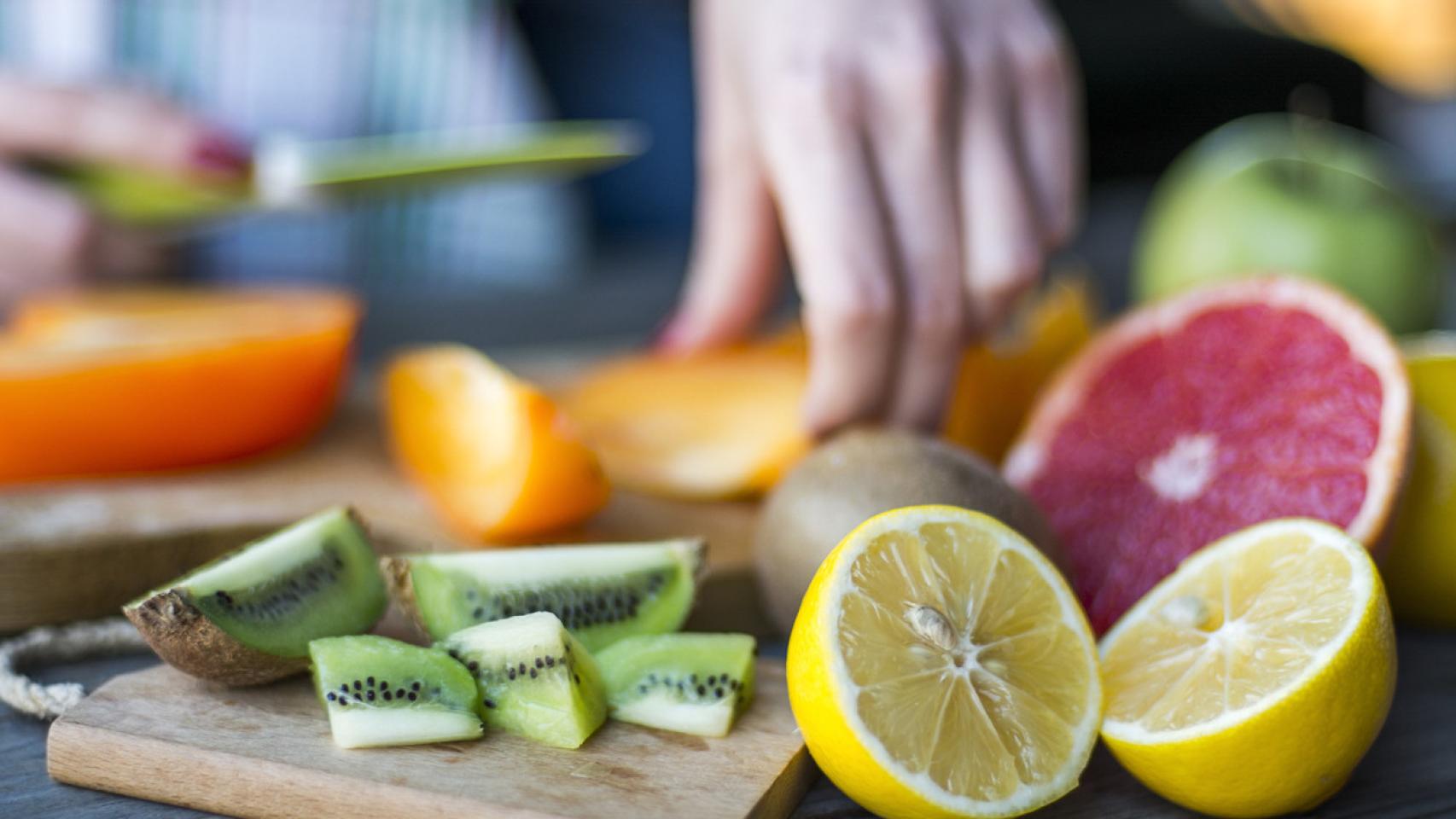 Defiéndete contra los resfriados, adelgaza y rejuvenece con esta fruta cargada de vitamina C