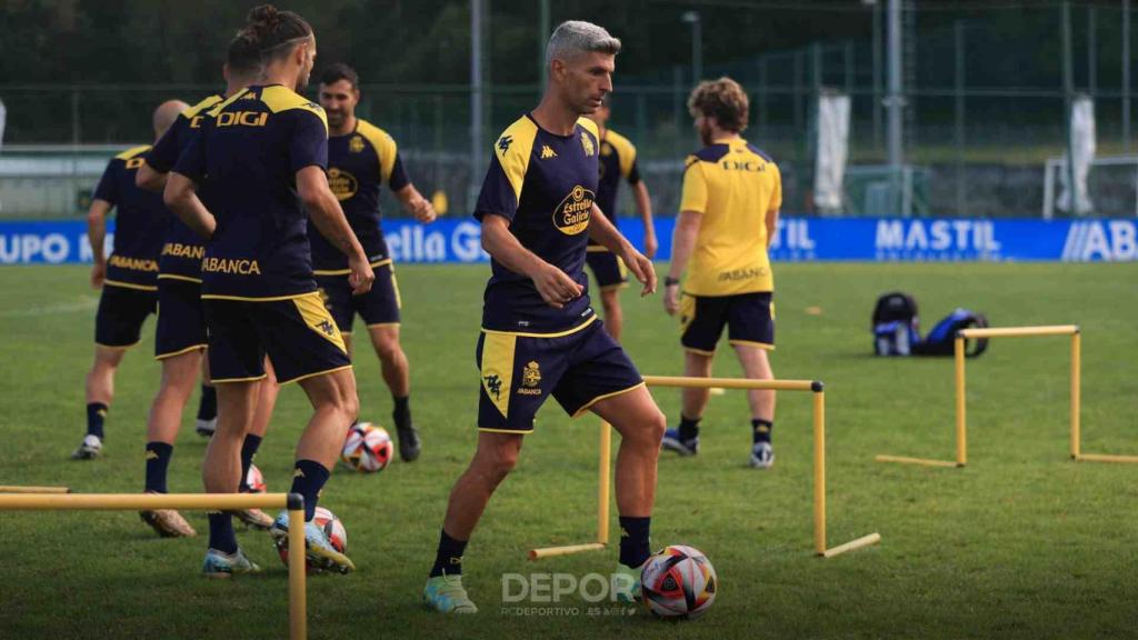 Salva Sevilla en uno de sus primeros entrenamientos con el Deportivo