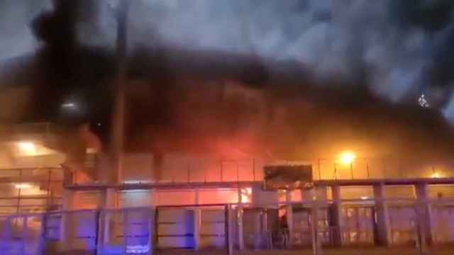 Ultras del Foggia queman el estadio del Taranto
