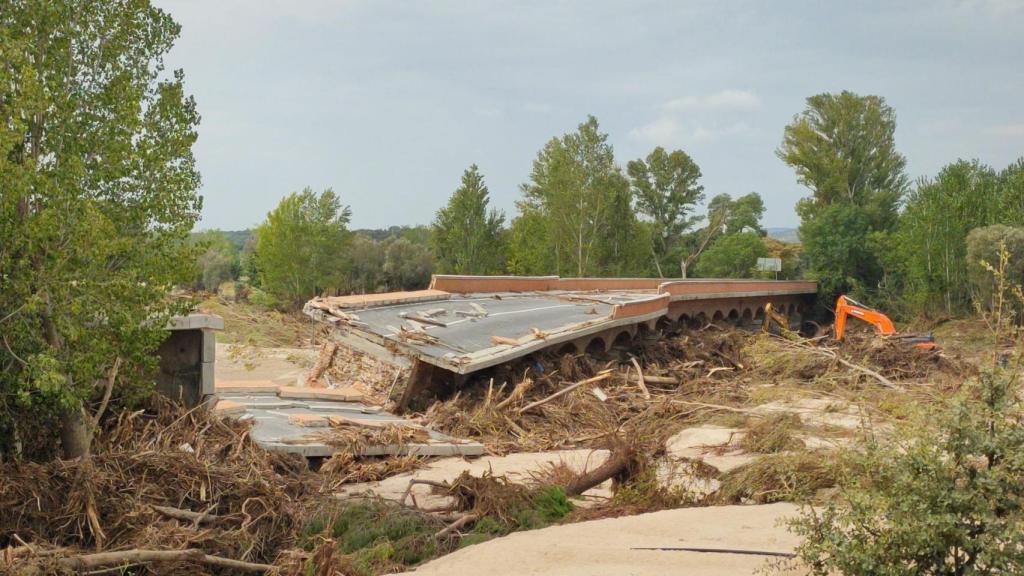 El puente derribado de la Pedrera, en Aldea del Fresno, donde ha sido hallado el cadáver.