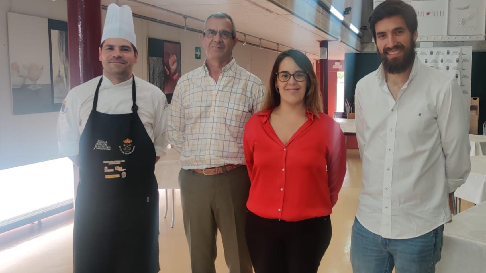 De izquierda a derecha Nicolás Zurdo (profesor), José Luis García (director), Soraya Sánchez (concejala) y Adrián Casado (profesor)