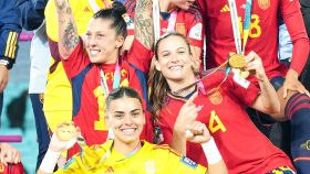 Jenni Hermoso, Laia Codina y Misa Rodríguez tras ganar el Mundial