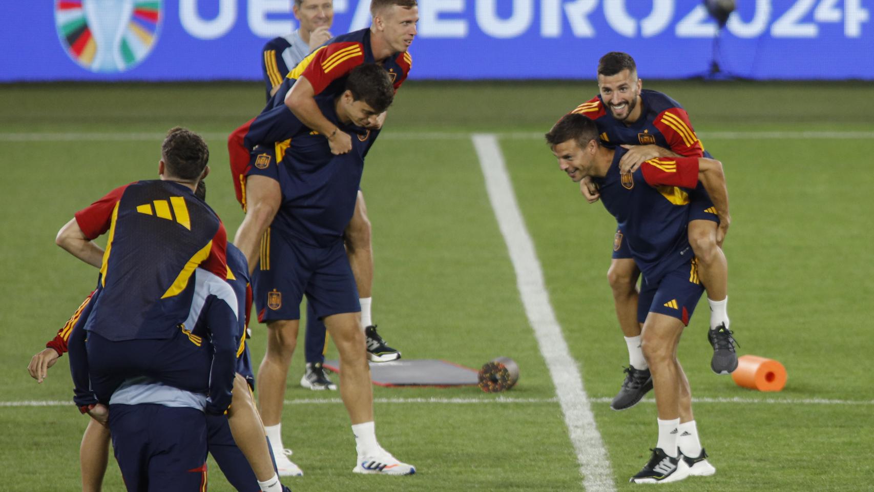 Los jugadores de la selección española durante el entrenamiento antes de jugar contra Georgia.