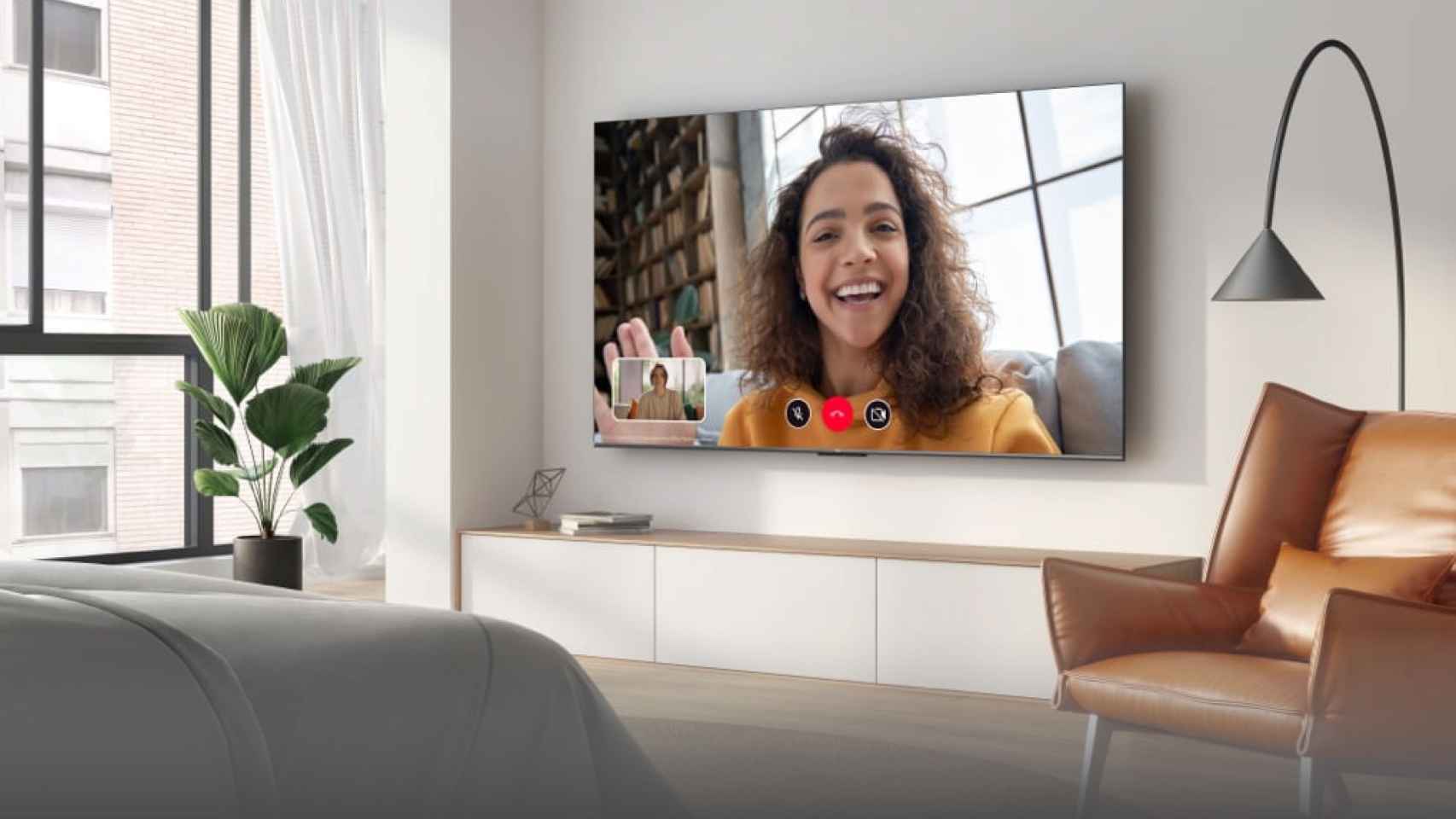 Gracias a la integración de Google TV, es posible el TCL 85P745 permite hacer uso del servicio Google Meet.