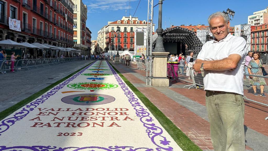 Bellísima alfombra floral en honor a la Patrona de Valladolid realizada un año más por José Gerbolés y su equipo. Por ella pasa la Virgen de San Lorenzo a su regreso de la misa en la Catedral