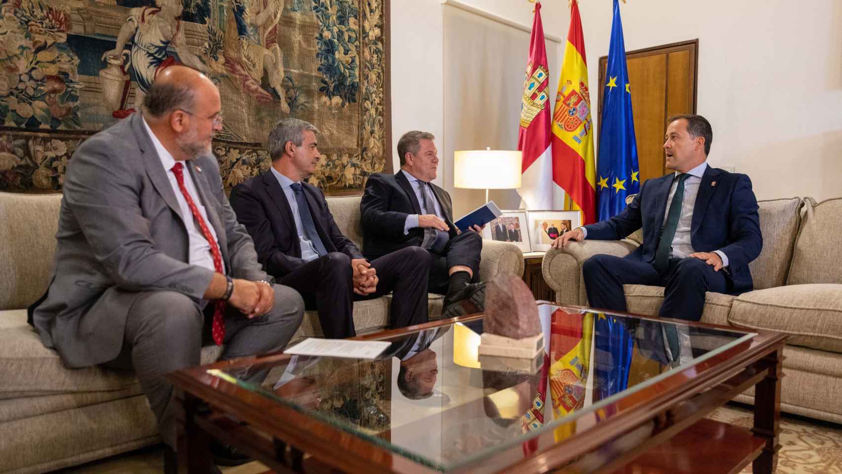Martínez Guijarro, Gutiérrez, García-Page y Velázquez, de izquierda a derecha.