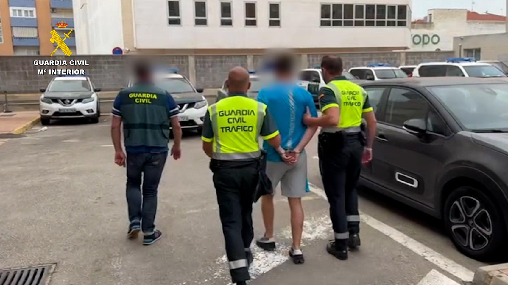 El detenido por la Guardia Civil.