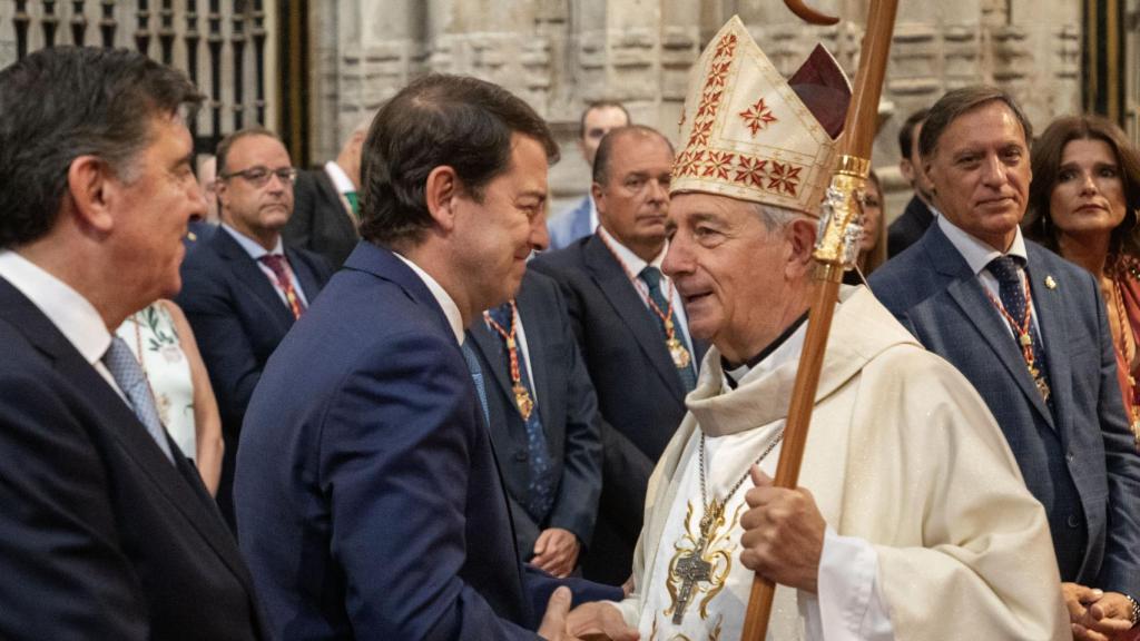 El presidente de la Junta de Castilla y León, Alfonso Fernández Mañueco, asiste a la misa y actos posteriores con motivo de la Festividad de Santa María de la Vega, patrona de Salamanca